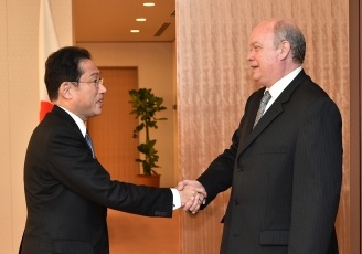 岸田外務大臣とマルミエルカ・キューバ外国貿易・外国投資大臣との会談1