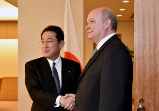 岸田外務大臣とマルミエルカ・キューバ外国貿易・外国投資大臣との会談2