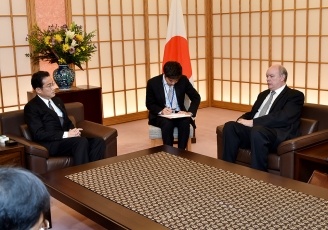 岸田外務大臣とマルミエルカ・キューバ外国貿易・外国投資大臣との会談3