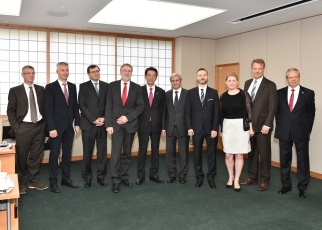 欧州議会国際貿易委員会一行の武藤外務副大臣表敬1