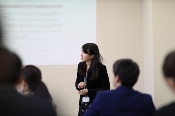 (写真6)分科会の様子1