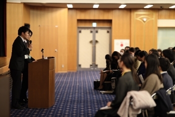 (写真12)報告会の様子1