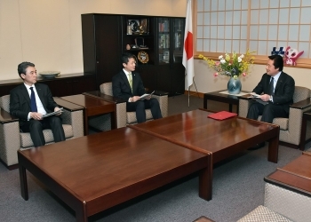 湯﨑広島県知事による若宮外務副大臣表敬3