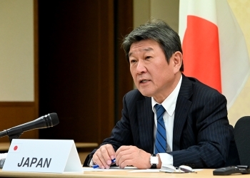（写真2）会合に参加する茂木外務大臣