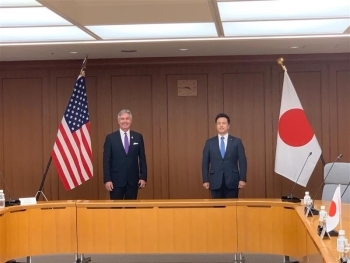 ブレイスウェイト米海軍長官による宇都外務副大臣表敬1