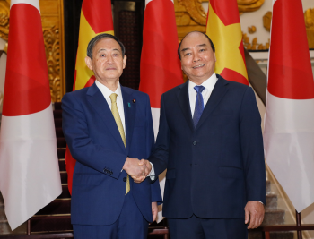 記念撮影(写真提供:内閣広報室)