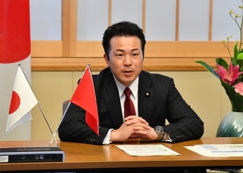 宇都外務副大臣とブラウン・トリニダード・トバゴ外務・カリコム担当大臣とのテレビ会談1