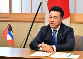宇都外務副大臣とグリーン・アンティグア・バーブーダ外務・出入国管理・貿易大臣とのテレビ会談1
