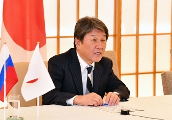 (写真1)貿易経済に関する日露政府間委員会共同議長間会合で発言する茂木外務大臣