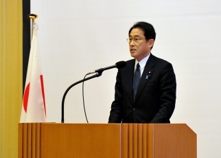 開会の辞を述べる岸田文雄外務大臣