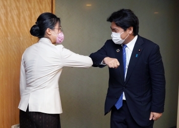 鷲尾副大臣による次期ラオス大使との懇談