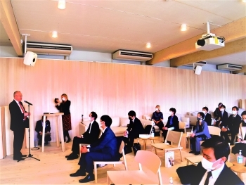 (写真1)ご挨拶の様子