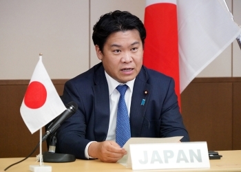 鷲尾副大臣発言