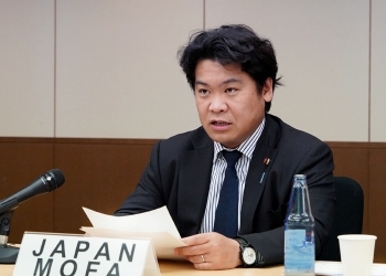 鷲尾副大臣発言