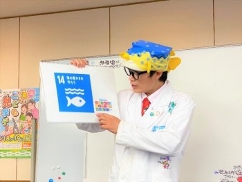 (写真6)説明する様子
