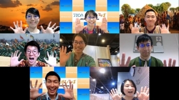 (写真12)モニター画面に映る案内人の皆さま