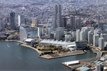 (写真1)空から撮影したパシフィコ横浜の様子
