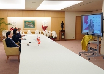 カナダ外相との会談の様子