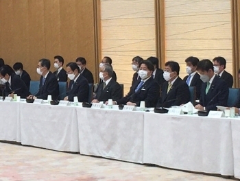 政府主催全国都道府県知事会議に出席する林外務大臣