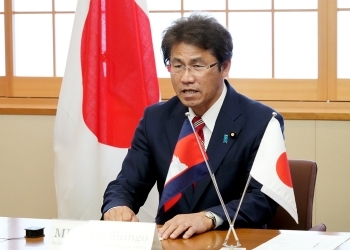 表敬を受ける三宅政務官