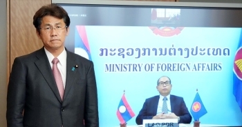 三宅政務官とラオス外務省ASEAN局長の様子