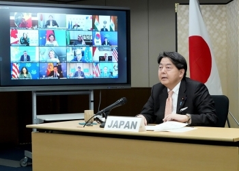 外相会合で発言する林外務大臣の様子