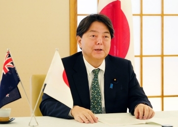 外相テレビ会談で発言する林外務大臣の様子