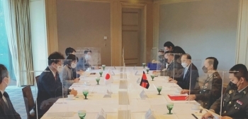 カンボジア陸軍司令官との会談の様子