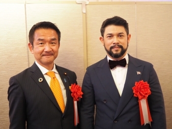 小田原外務副大臣とタカタ駐日ドミニカ共和国大使