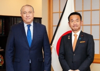 セミナリオ駐日ペルー共和国大使と小田原潔外務副大臣
