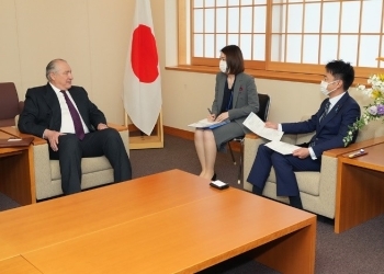 セミナリオ駐日ペルー大使による上杉外務大臣政務官表敬