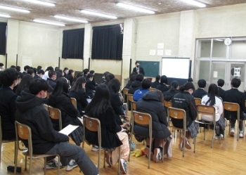 (写真2)松戸高等学校での講座の様子
