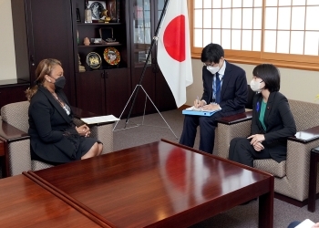 ルンダ・コンゴ民主共和国大統領府首席顧問兼大統領府日本タスクフォース長による鈴木貴子外務副大臣への表敬