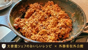 (写真)ラクダ肉とラクダのミルクを使ったドライカレー