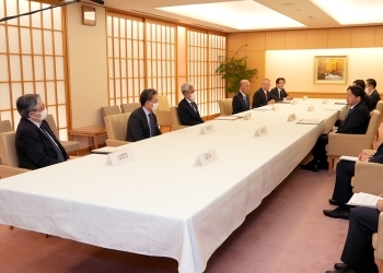 APECビジネス諮問委員会日本委員による林外務大臣表敬の様子