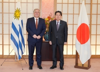 ボナッソ・ウルグアイ東方共和国外務大臣と林芳正外務大臣