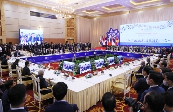 東アジア首脳会議(EAS)が行われている様子