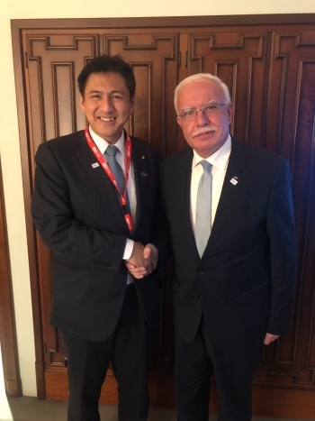 武井副大臣とマーリキー長官