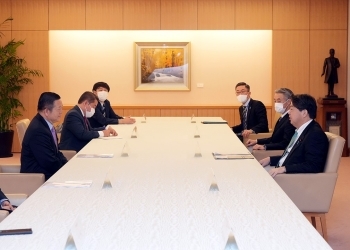 林外務大臣が、カオ・キムホン次期ASEAN事務総長と会談している様子