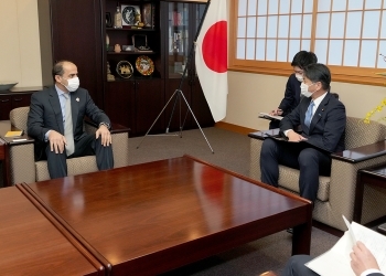 アル・ファヒーム駐日アラブ首長国連邦大使による山田賢司外務副大臣への表敬