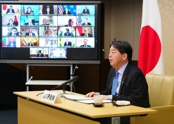 新型コロナ対策(グローバル行動計画)に関する外相会合のテレビ会議に出席している林外務大臣