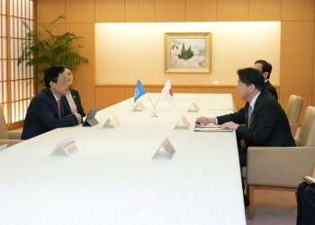 屈冬玉(チュー・ドンユィ)国連食糧農業機関(FAO)事務局長との会談の様子