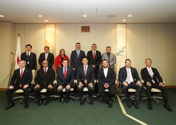 リマSIECA事務局長一行との記念写真
