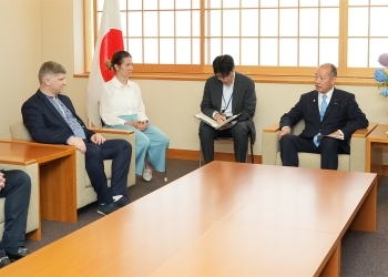 髙木外務大臣政務官とウクライナ政府税関関係者一行の懇談の様子