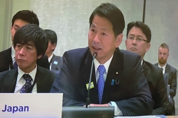 (写真)APEC貿易担当大臣会合で発言する、山田副大臣の様子