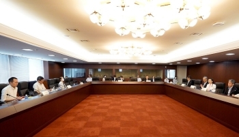 外交記録公開推進委員会第33回会合が行われている様子