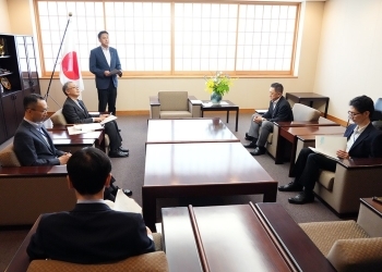 外交活動の基盤強化PT第5回会合において、武井外務副大臣が発言している様子