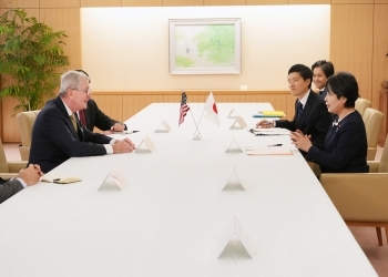 上川陽子外務大臣とフィル・マーフィー米国ニュージャージー州知事の会談の様子