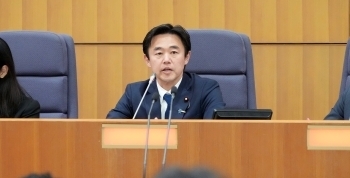 穂坂外務大臣政務官