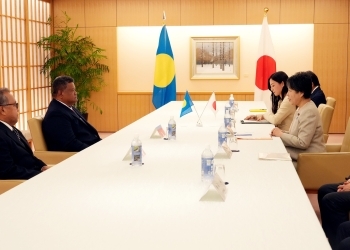 日・パラオ外相会談が行われている様子